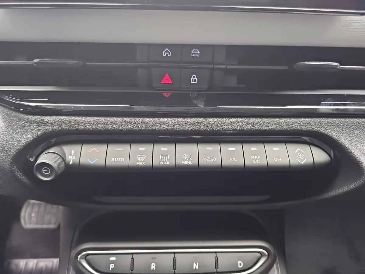 FIAT 600 1.2 T3 HYBRID DCT BUSINESS EDITION MJ26 ALLWETTERREIFEN