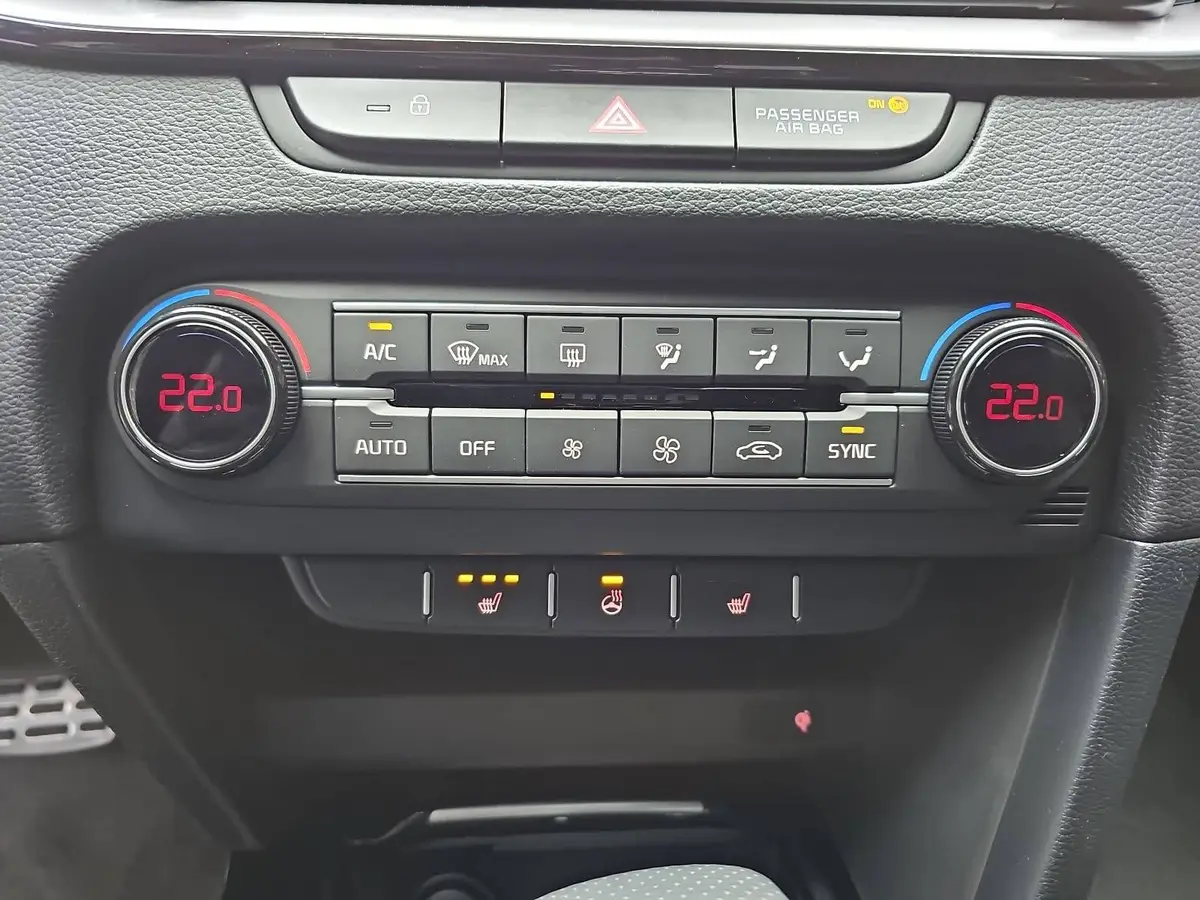 KIA CEED SW 1.5 T-GDI DCT7 GT-LINE TECHNOLOGIE PERFORMANCE