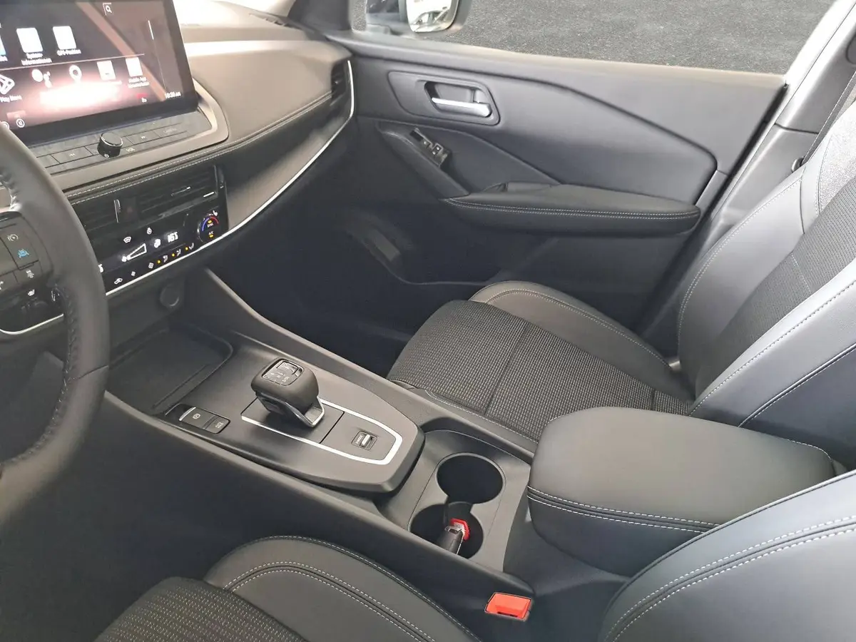 NISSAN QASHQAI 1.3 DIG-T MHEV AUTO. MJ27 N-CONNECTA WINTER EL-HECKKLAPPE PANO