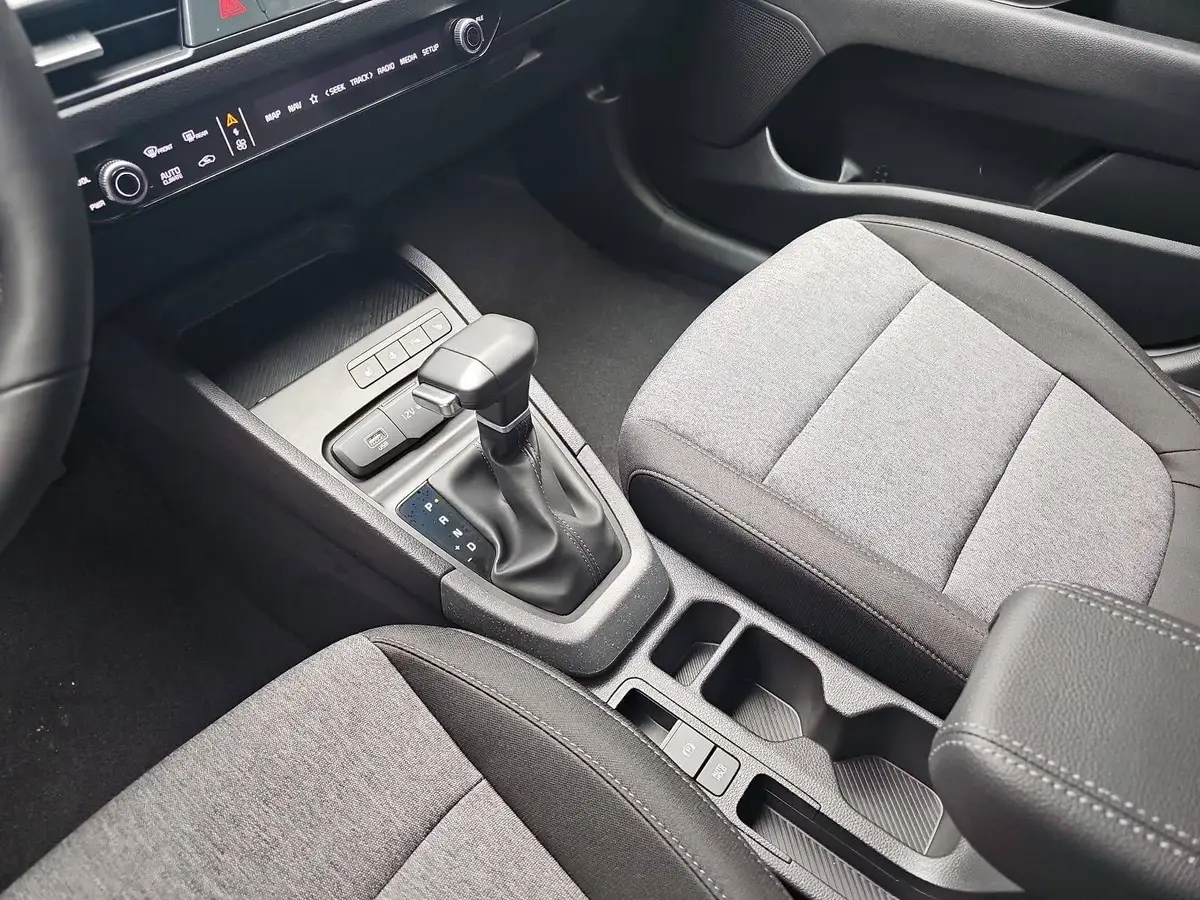 KIA STONIC 1.0 T-GDI 100 DCT VISION MJ26 SITZH. NAVI