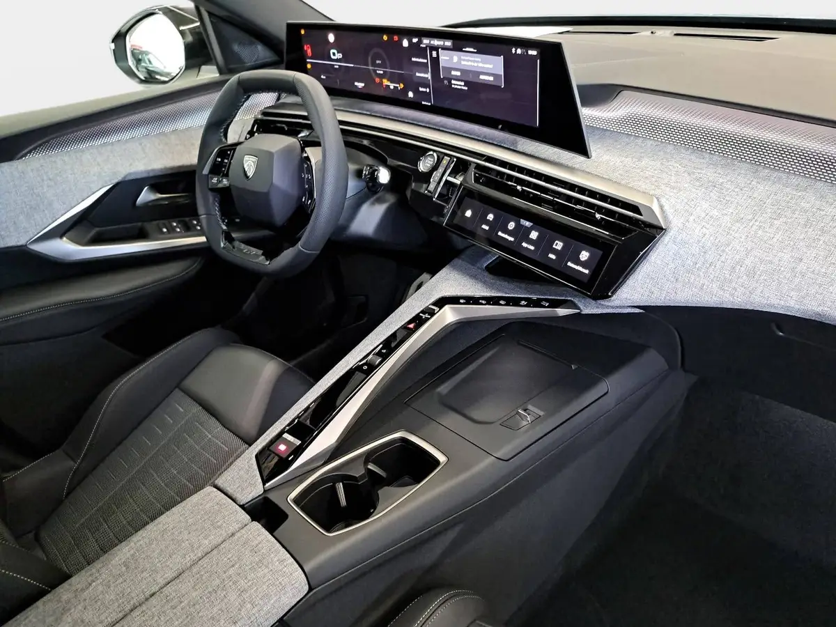 PEUGEOT 3008 1.2 HYBRID 145 E-DSC6 GT NAVI KLIMA LED AHK LM19