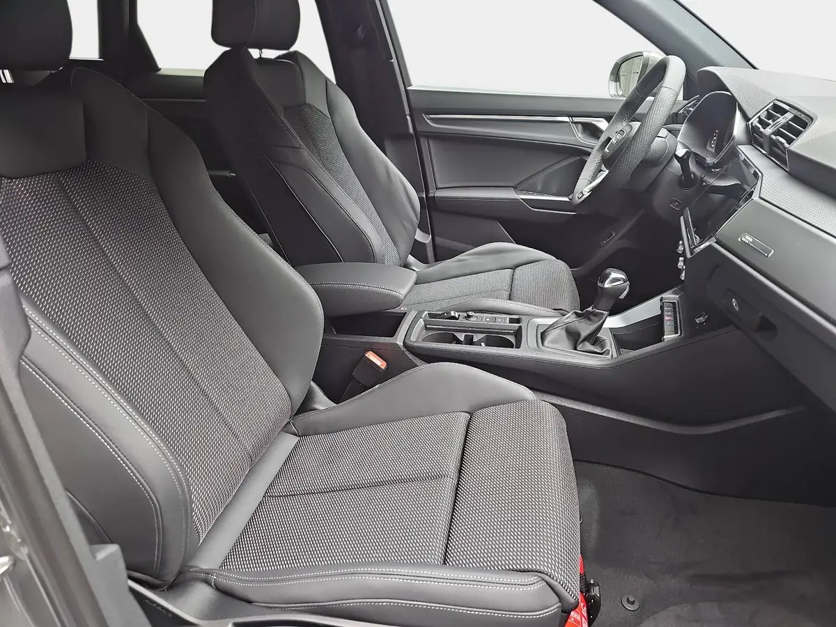 AUDI Q3 35 TDI S-TRONIC S LINE NAVI LED PANO ACC BLACK+ KA