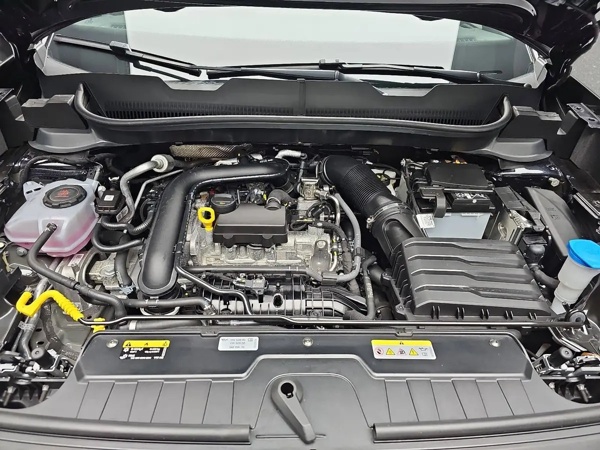 VW T-CROSS 1.0 TSI GOAL NAVI LED KLIMAAUTO ACC P-ASSIST WINTE