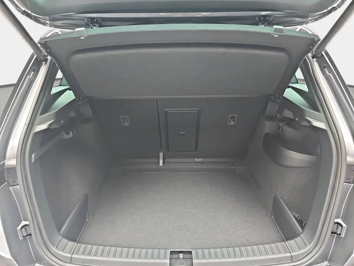 SKODA KAROQ 1.5 TSI DSG SPORTLINE NAVI LED PANO ACC WINTER KAM