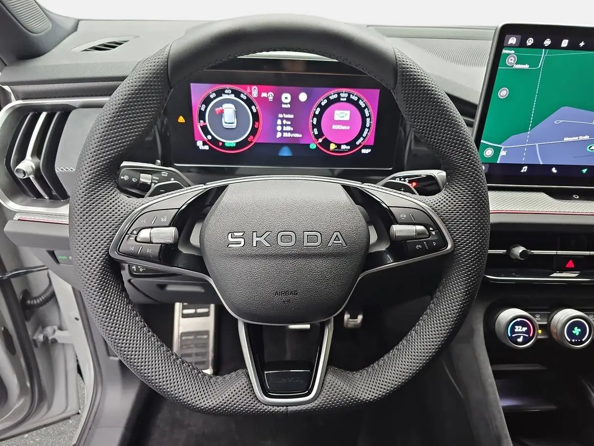 SKODA KODIAQ 1.5 DSG SPORTLINE NAVI LED ACC WINTER KAMERA AHK L