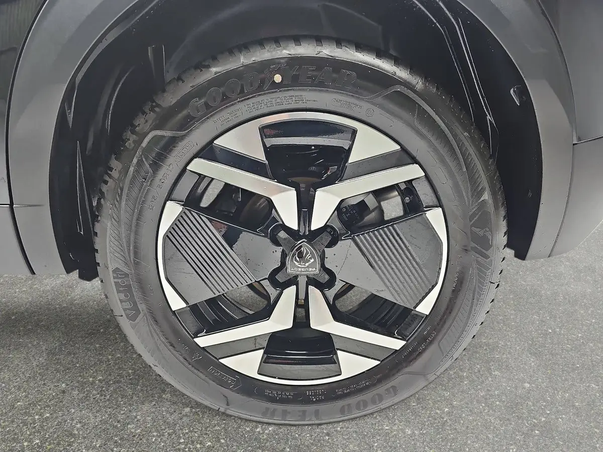 PEUGEOT 2008 1.2 HYBRID 145 E-DSC6 GT-LINE 2-WD LED KLIMAAUTO K