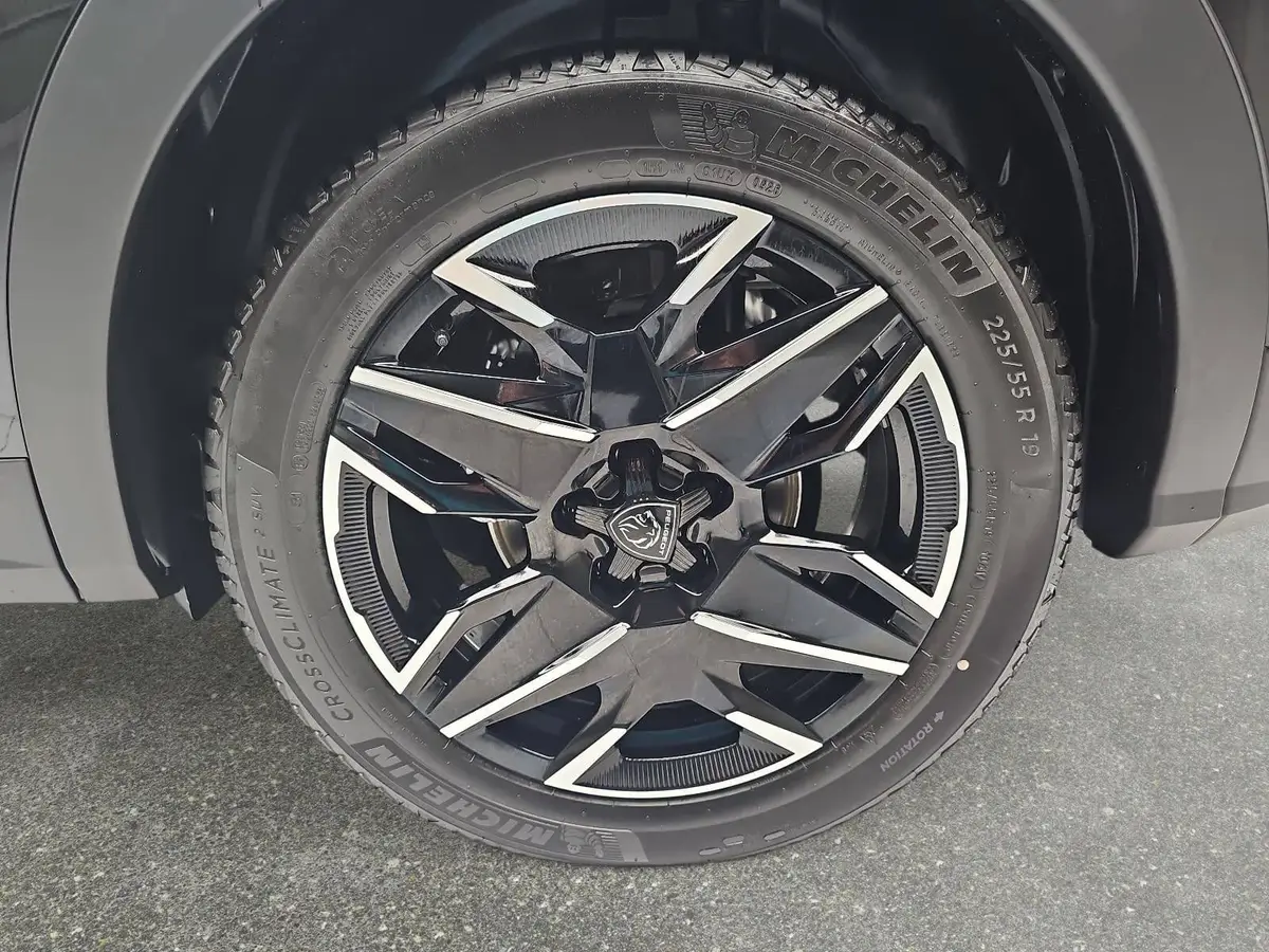 PEUGEOT 3008 1.2 HYBRID 145 E-DSC6 ALLURE LED WINTER AHK LM