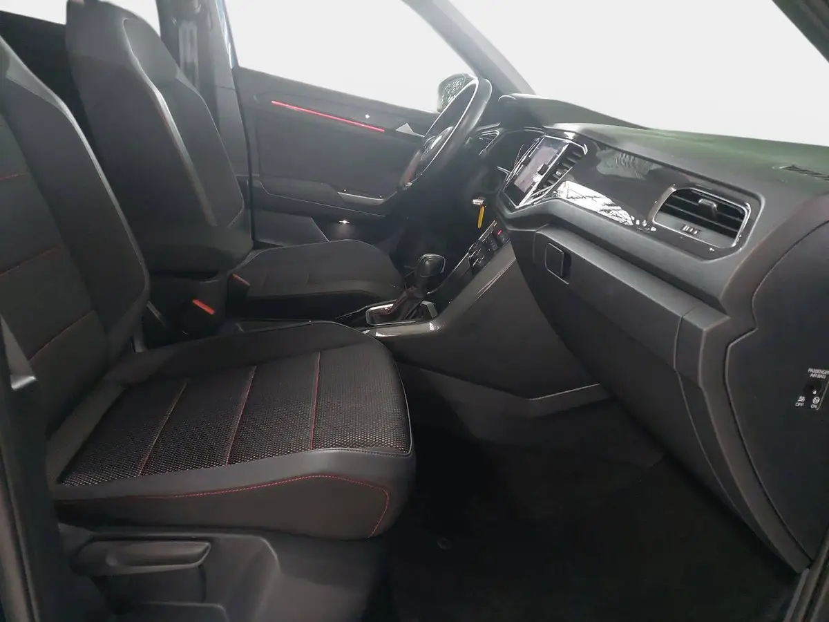 VW T-ROC 2.0 TDI DSG SPORT NAVI ACC AHK PANO LM17