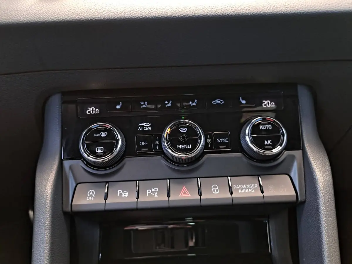 SKODA KAROQ 1.5 TSI DSG SPORTLINE NAVI LED-MATRIX LM18 CANTON