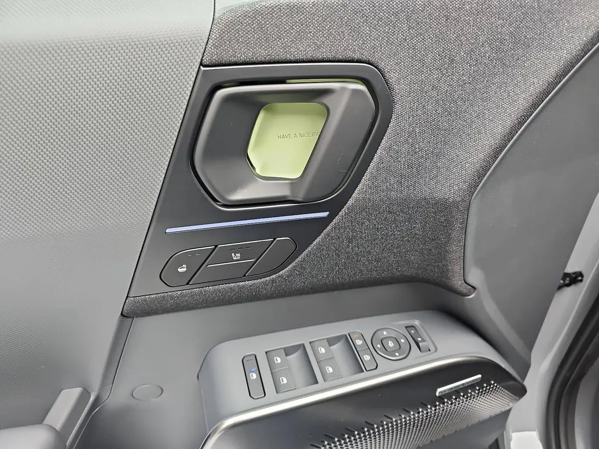 KIA EV2 42.2 KWH EARTH MJ27 WINTER-CONNECT TECHNOLOGY DRIVEWISE-PARK DESIGN