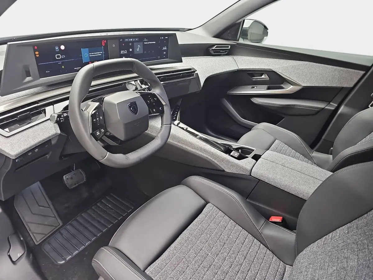 PEUGEOT 5008 1.2 HYBRID 145 E-DSC6 ALLURE KLIMA LED 7-S DAB 360