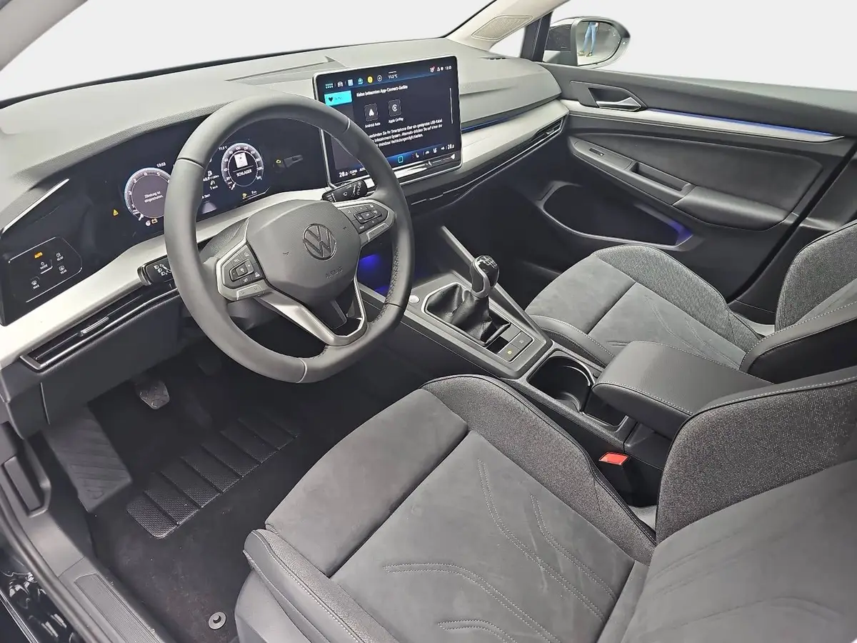 VW GOLF VIII 1.5 TSI LIFE LED ACC KAMERA AHK LM17