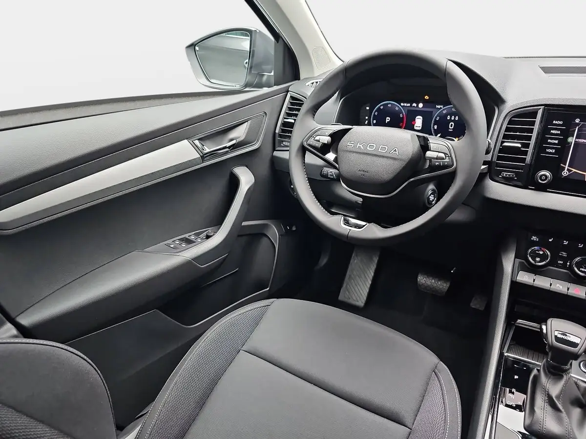 SKODA KAROQ 1.5 TSI DSG SELECTION LED ACC AHK