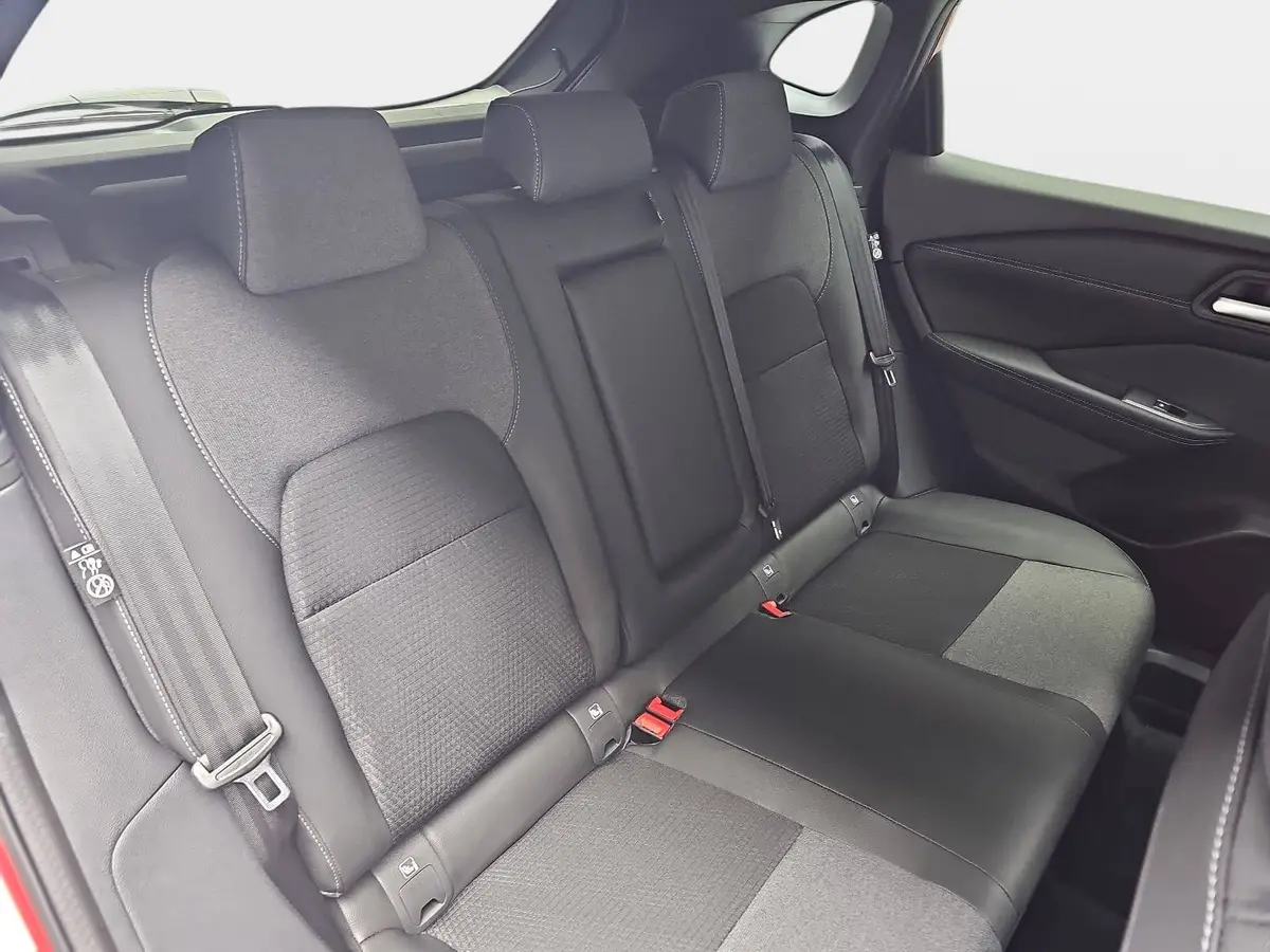 NISSAN QASHQAI 1.3 DIG-T XTRONIC N-CONNECTA PANO WINTER