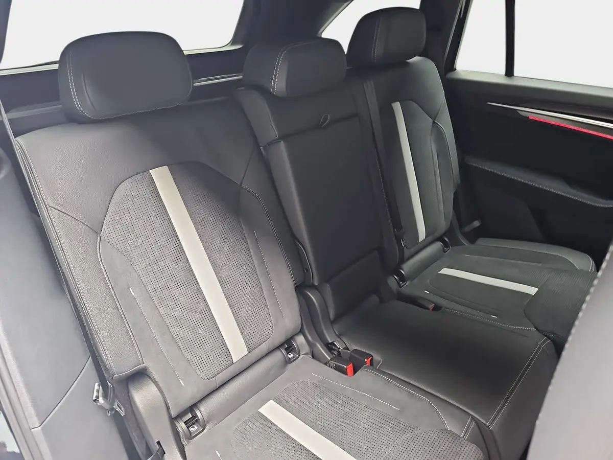 SKODA KODIAQ 1.5 TSI DSG IV PHEV SPORTLINE AHK PANO LM