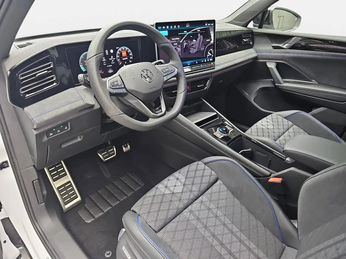 VW TIGUAN 2.0 TDI DSG R-LINE NAVI LED PANO