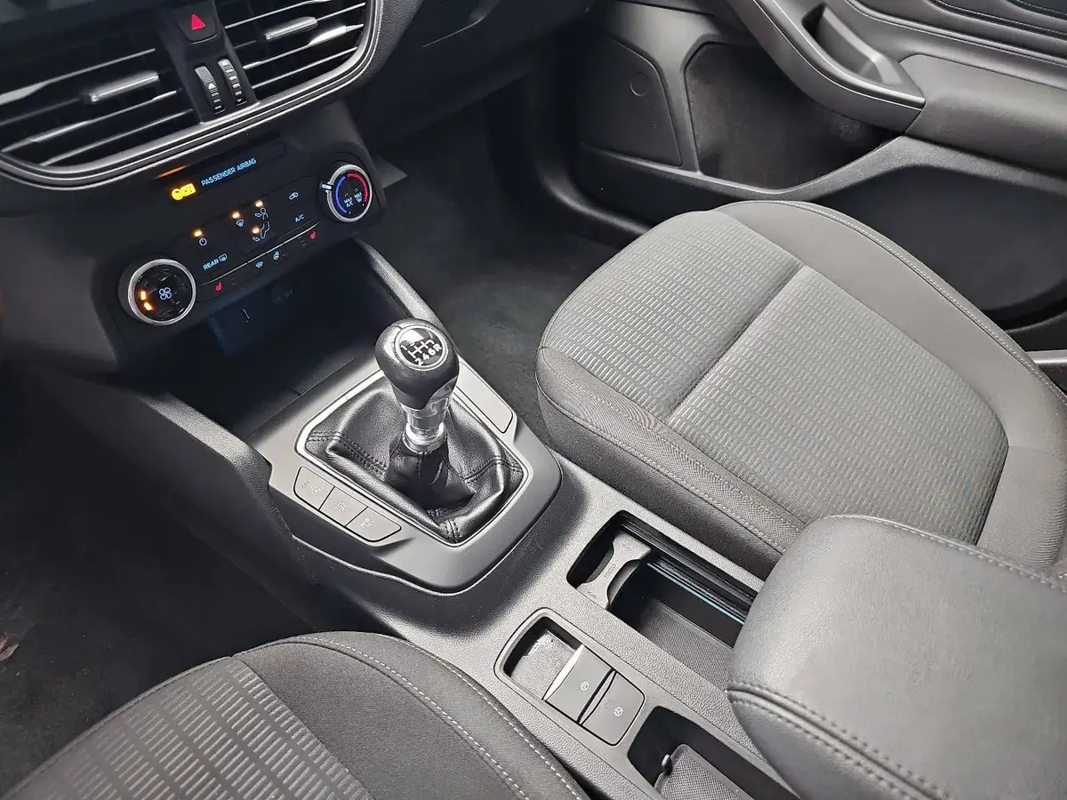 FORD FOCUS 1.0 EB TURNIER TREND KLIMA DAB LED