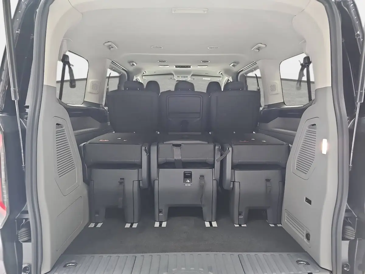 FORD TOURNEO CUSTOM 2.0 ECOBLUE AUTO. L1 TITANIUM X NAVI LED AHK