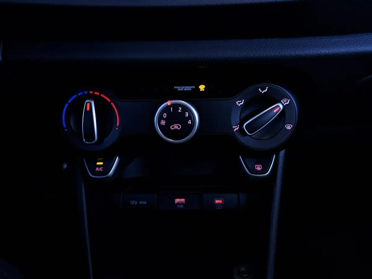 KIA PICANTO 1.0 GDI CORE MJ26 NAVI KAMERA