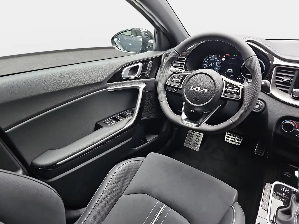 KIA XCEED 1.6 T-GDI 150 DCT GT-LINE MJ26 LEDER GLASDACH