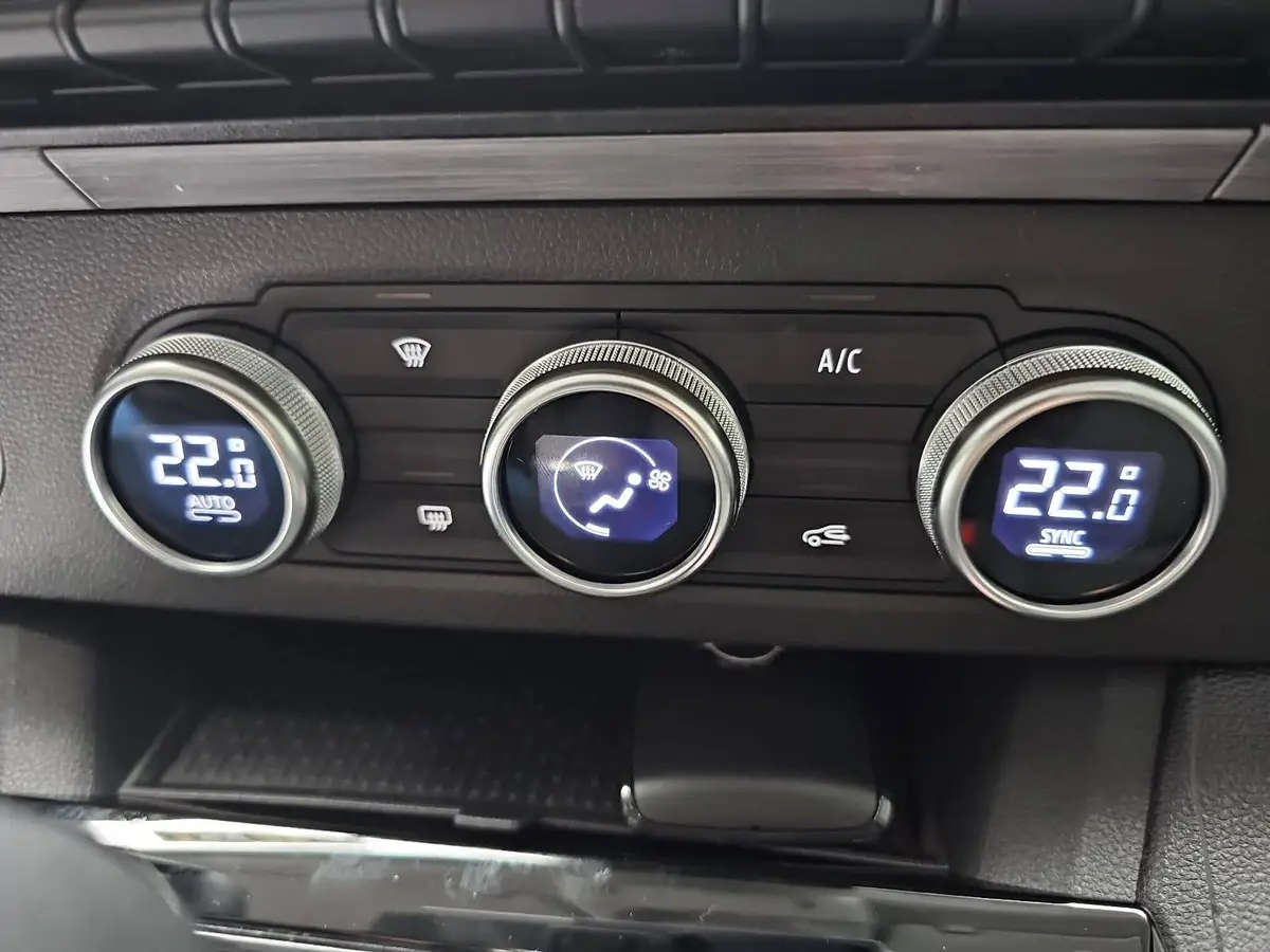 NISSAN TOWNSTAR KOMBI 1.3 DIG-T L2 2.3T AUTO. TEKNA 7-SITZER