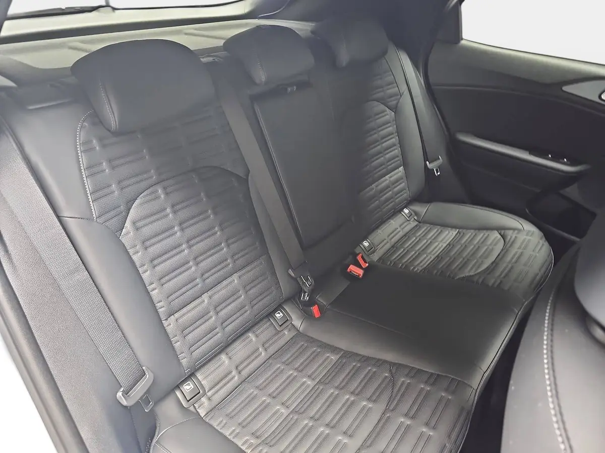 KIA XCEED 1.6 T-GDI 180 DCT SPIRIT MJ27 SOUND SITZ ADVANCED GLASDACH