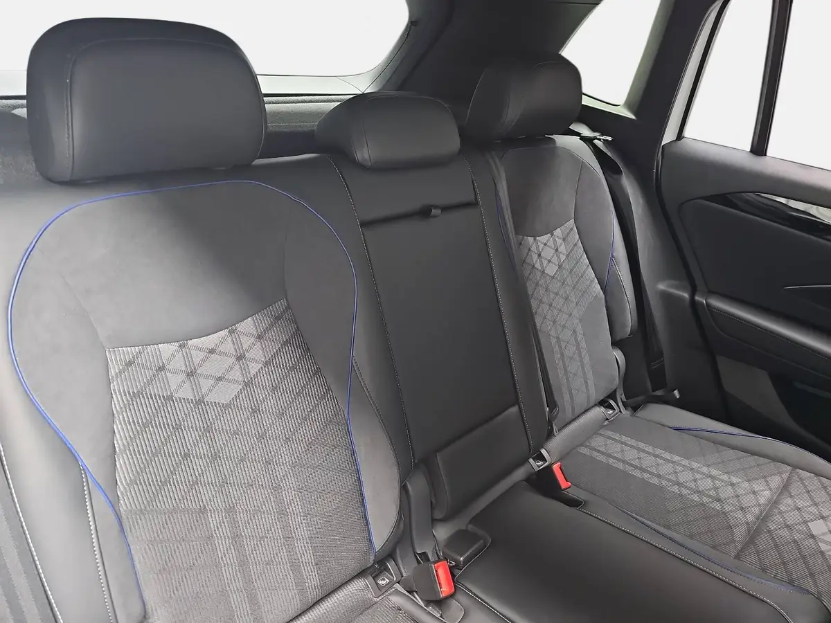 VW TIGUAN 1.5 ETSI DSG R-LINE NAVI LED-MATRIX HUD IQ-DRIVE P