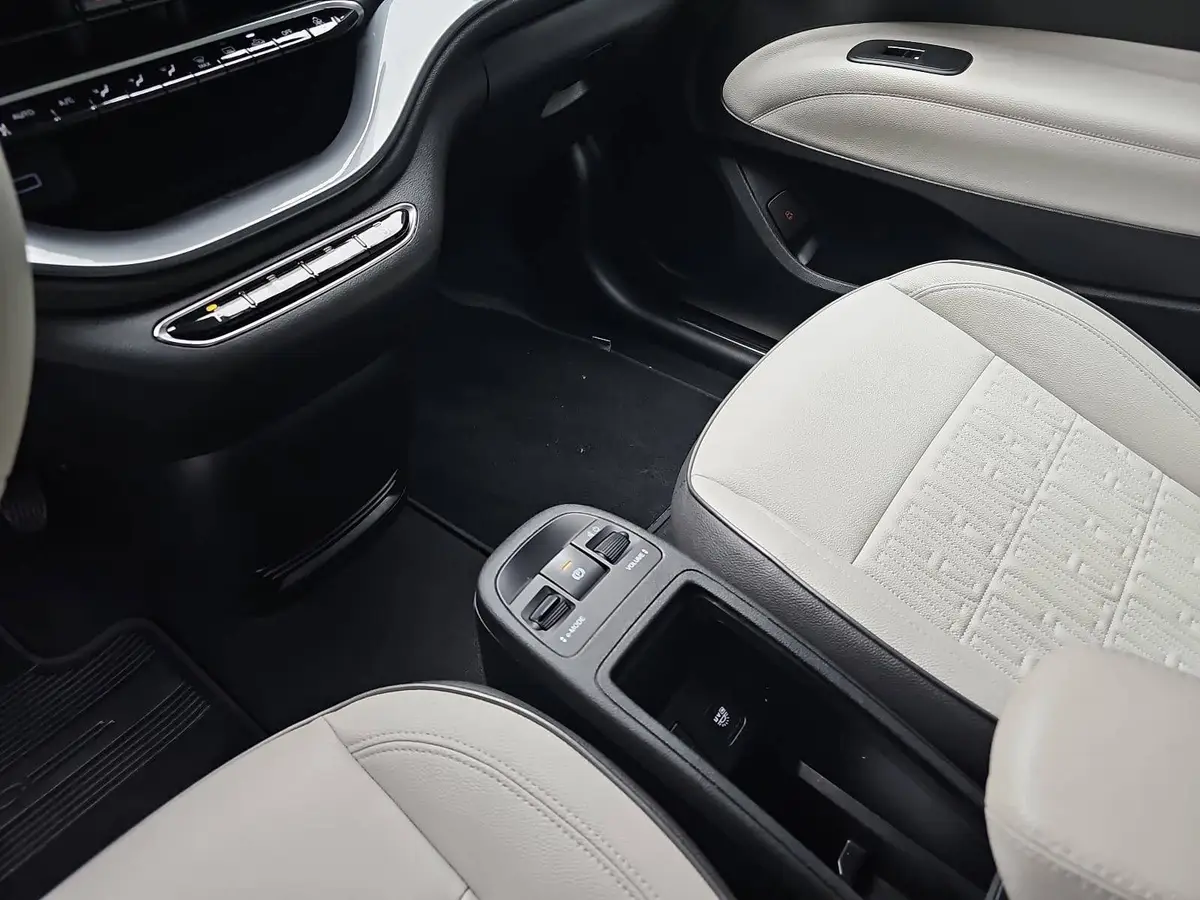 FIAT 500E ELEKTRO 42 KWH BY BOCELLI NAVI KLIMA LED JBL APPLE/ANDROID LM17