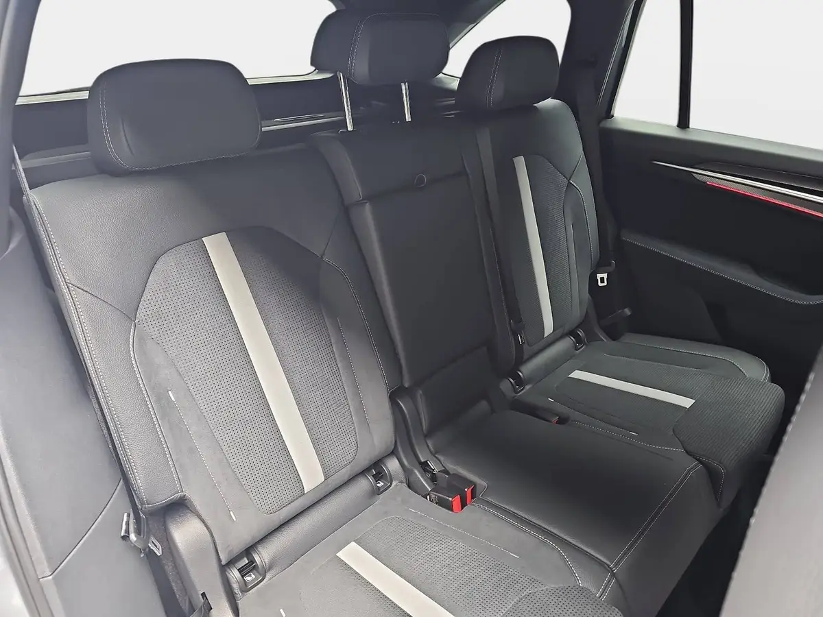 SKODA KODIAQ 1.5 TSI DSG IV PHEV SPORTLINE AHK PANO LM