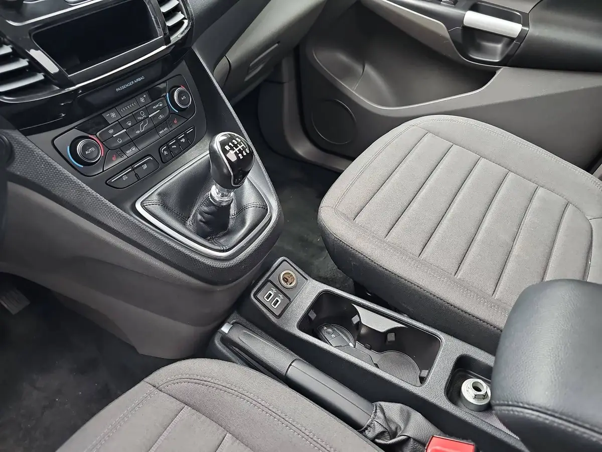 FORD TOURNEO CONNECT 1.5TDCI GRAND TITANIUM NAVI