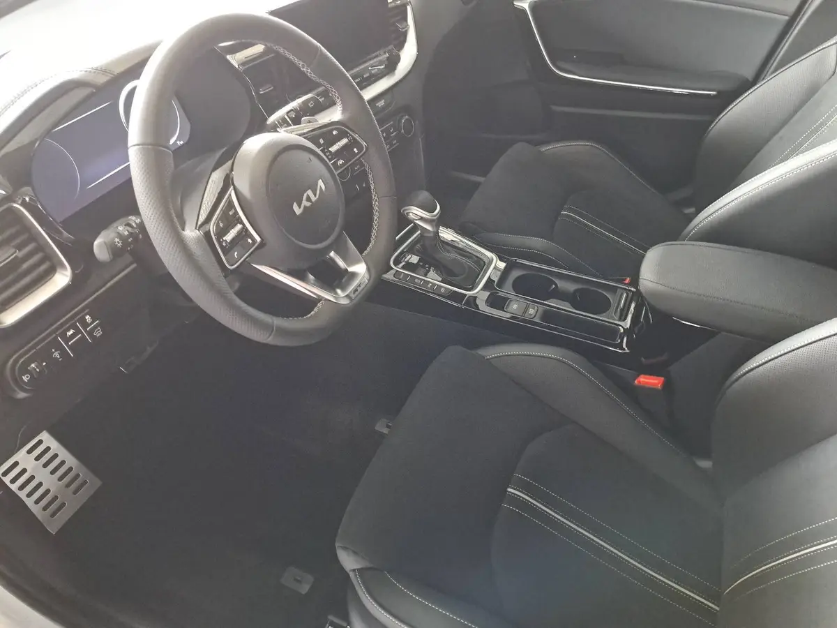 KIA XCEED 1.6 T-GDI 150 DCT GT-LINE MJ26 LEDER GLASDACH