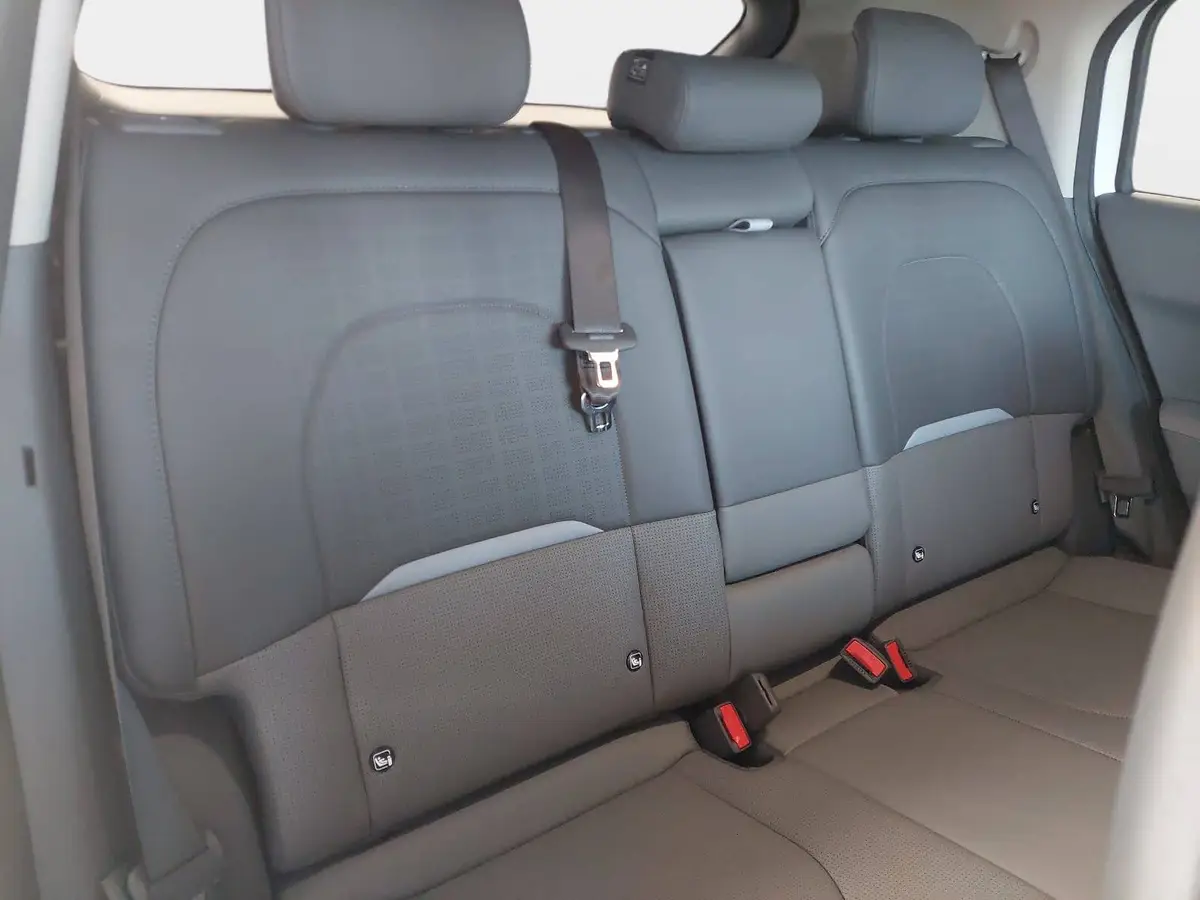 KIA EV3 81.4 KWH EARTH MJ26 WINTER BUSIN. UPGRADE DRIVEWISE-PARK DESIGN SOUND