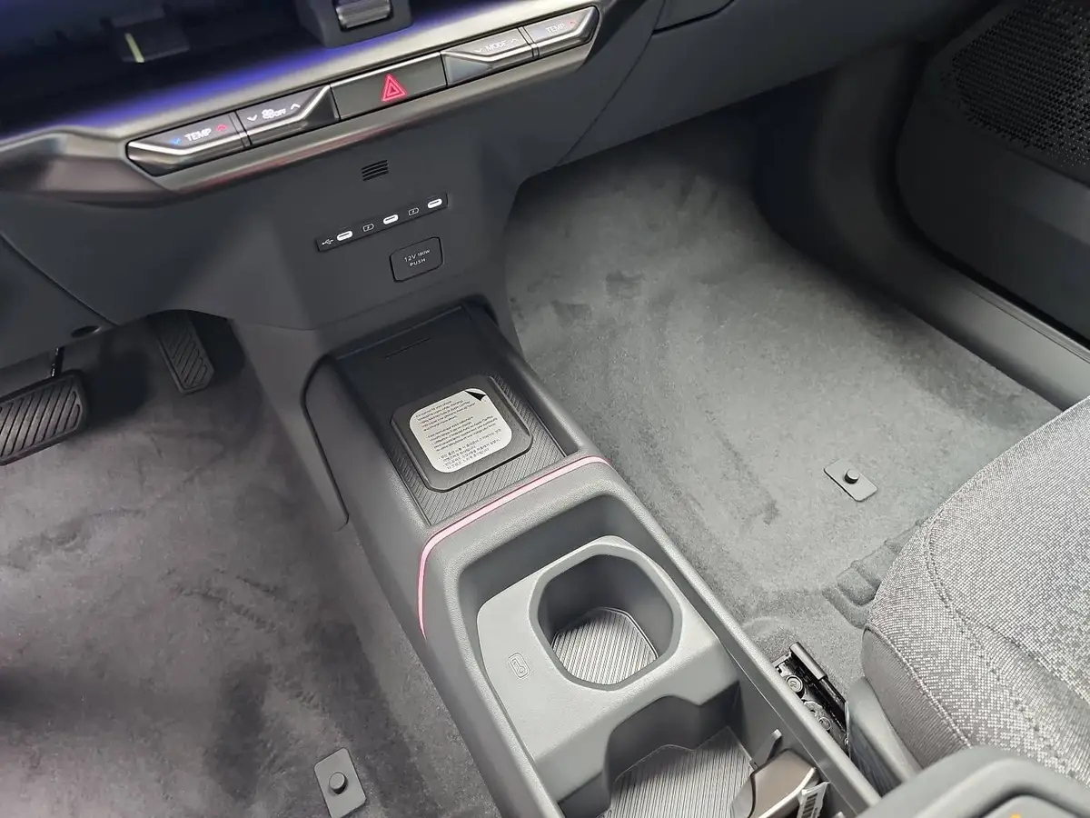 KIA EV2 42.2 KWH EARTH MJ27 WINTER-CONNECT TECHNOLOGY DRIVEWISE-PARK DESIGN