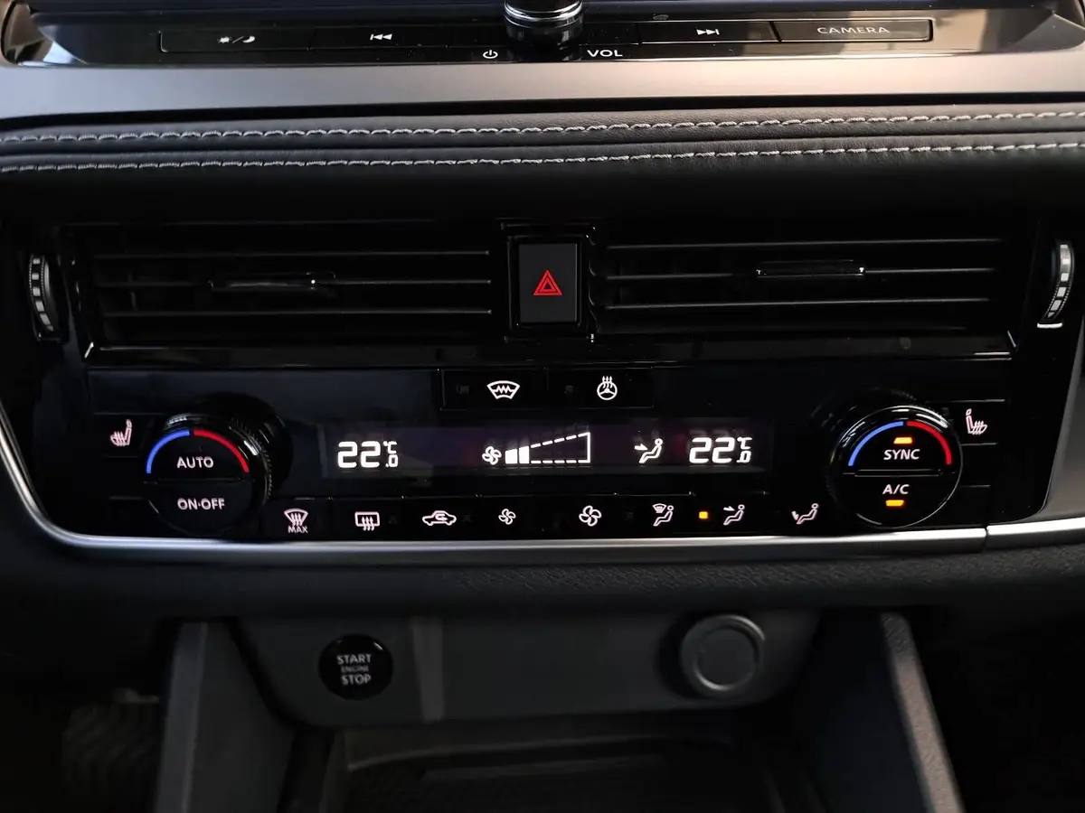 NISSAN QASHQAI 1.3 DIG-T MHEV AUTO. MJ27 N-CONNECTA WINTER EL-HECKKLAPPE PANO