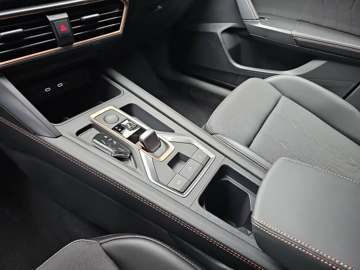 CUPRA LEON 1.5 ETSI DSG LED KLIMAUTO ACC DCC KLIMA DAB K