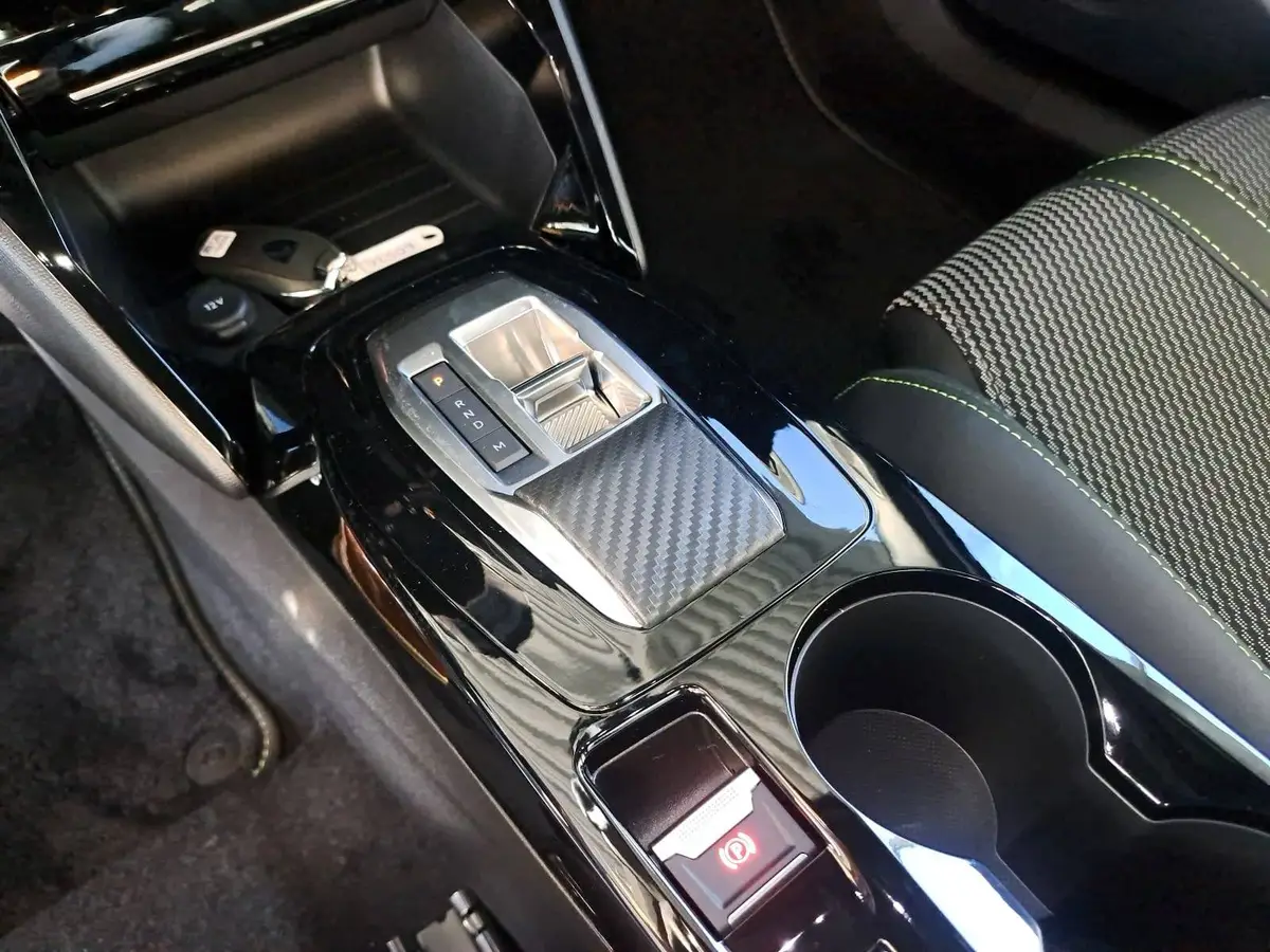 PEUGEOT 2008 1.2 HYBRID 145 E-DSC6 GT-LINE 2-WD LED KLIMAAUTO K