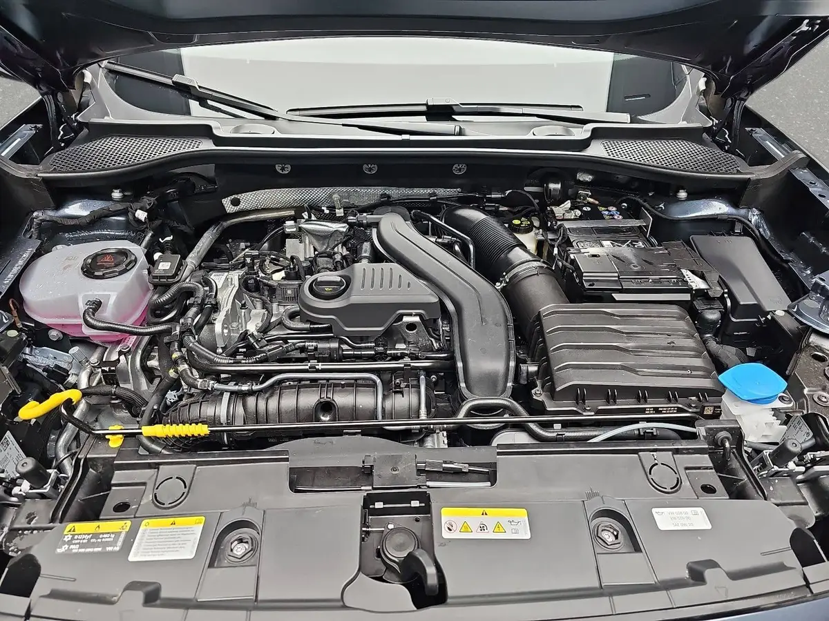 CUPRA FORMENTOR 1.5 ETSI DSG NAVI LED-MATRIX PANO EL.HECKK. ACC KA