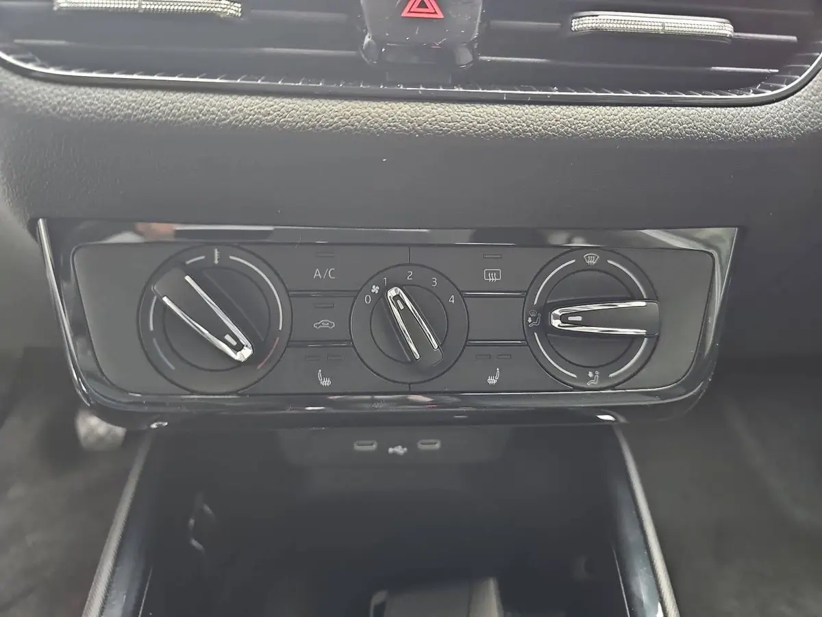 SKODA FABIA 1.0 MPI SELECTION LED KAMERA