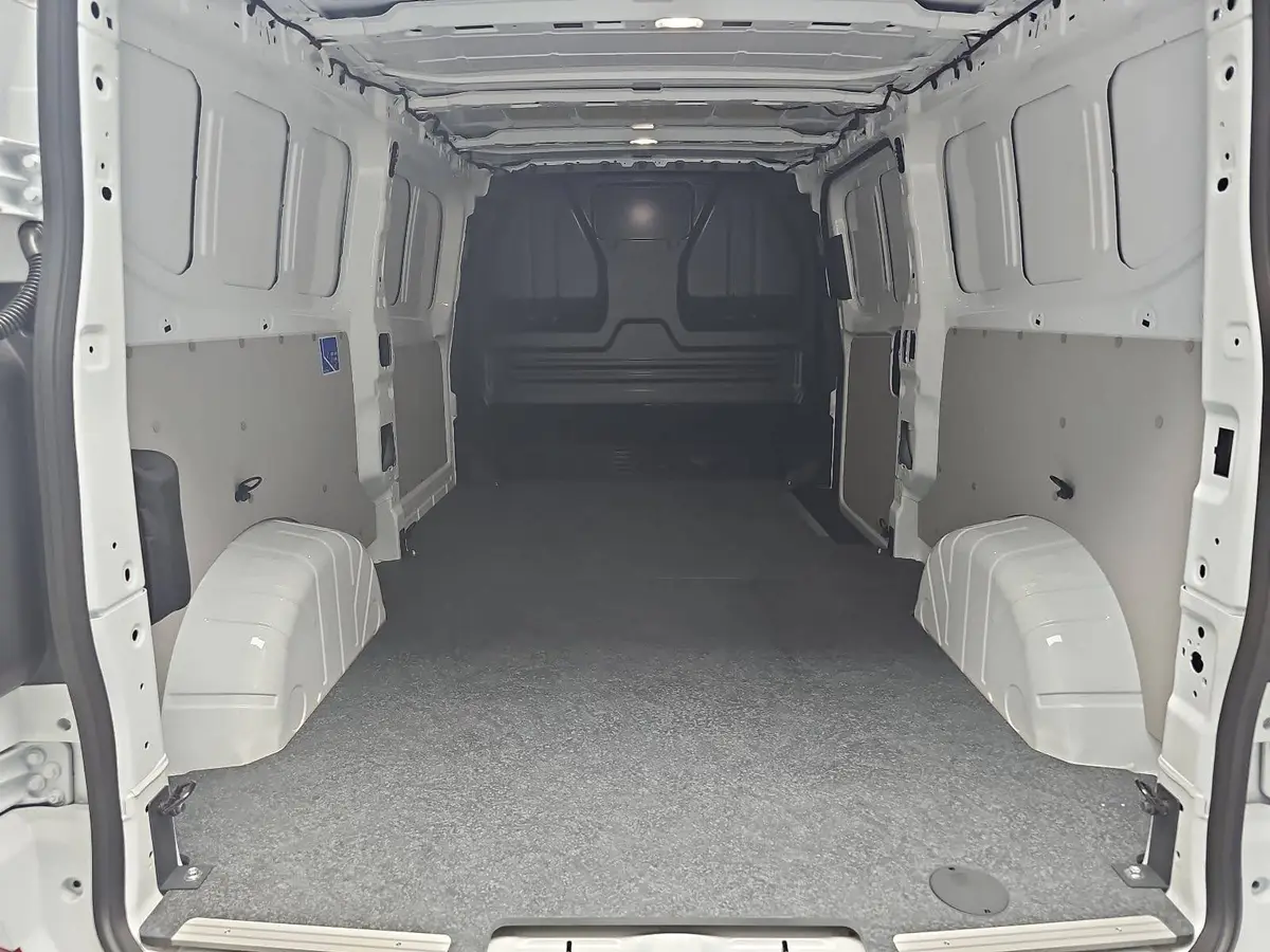 VW T7 TRANSPORTER 2.0 TDI DSG KASTEN L2H1 LED