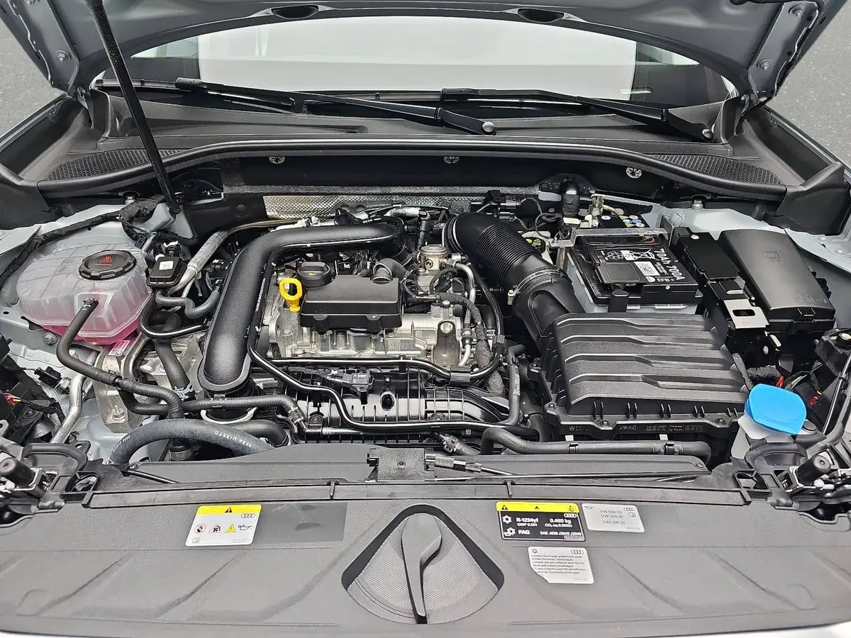AUDI Q2 30 TFSI NAVI LED EL.HECKKLAPPE LM16