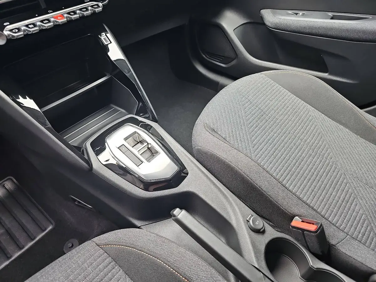 PEUGEOT 208 1.2 HYBRID 110 E-DSC6 STYLE LED GRA SHZ