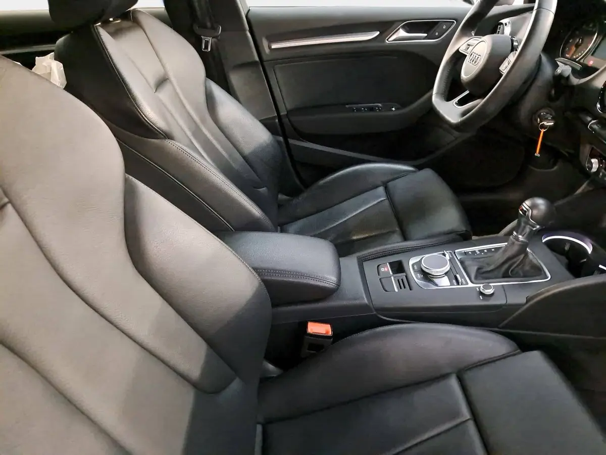 AUDI A3 35 TFSI DSG SPORTBACK LED PDC LM18