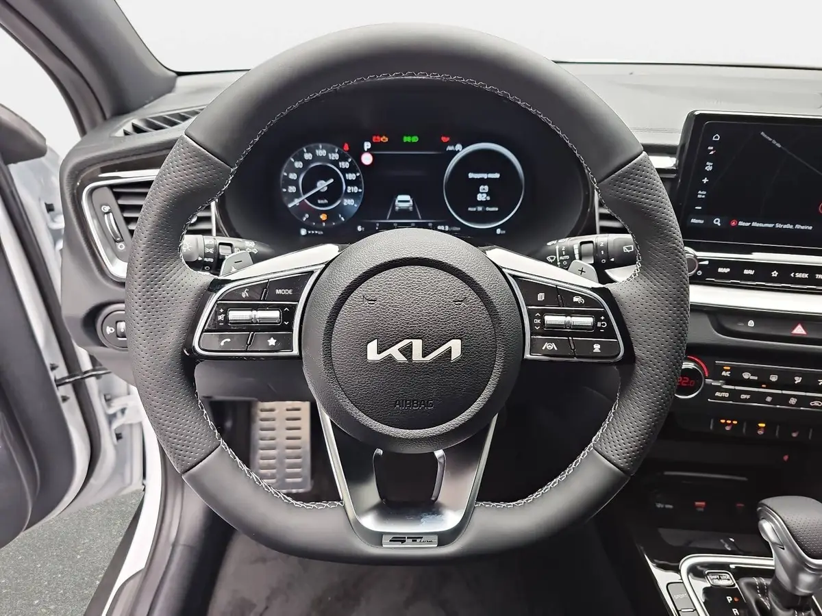 KIA XCEED 1.6 T-GDI 150 DCT GT-LINE MJ26 LEDER GLASDACH