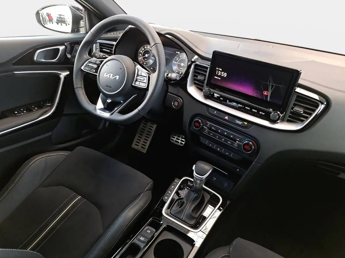 KIA CEED SW 1.5 T-GDI DCT7 GT-LINE TECHNOLOGIE LEDER PERFORMANCE