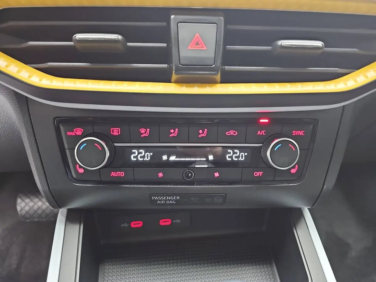 SEAT ARONA 1.0 TSI DSG STYLE LED KLIMAAUTO SMARTLINK PDC LM16