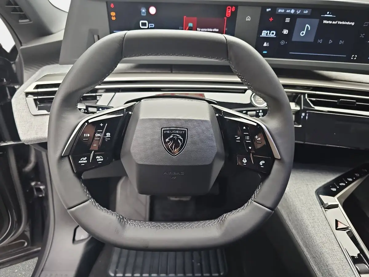 PEUGEOT 5008 1.2 HYBRID 145 E-DSC6 ALLURE KLIMA LED 7-S DAB 360