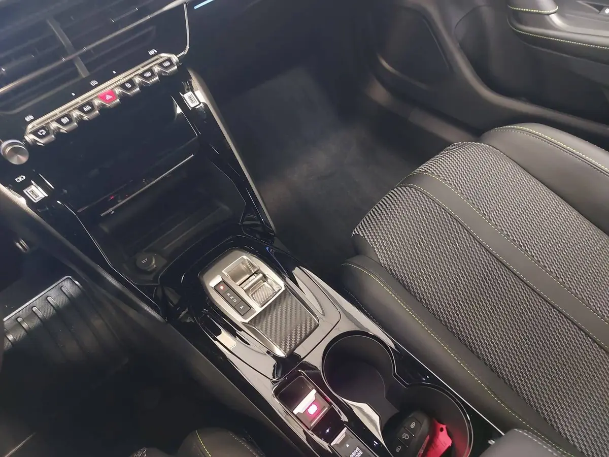 PEUGEOT 2008 1.2 HYBRID 145 E-DSC6 GT-LINE 2-WD LED KLIMAAUTO K