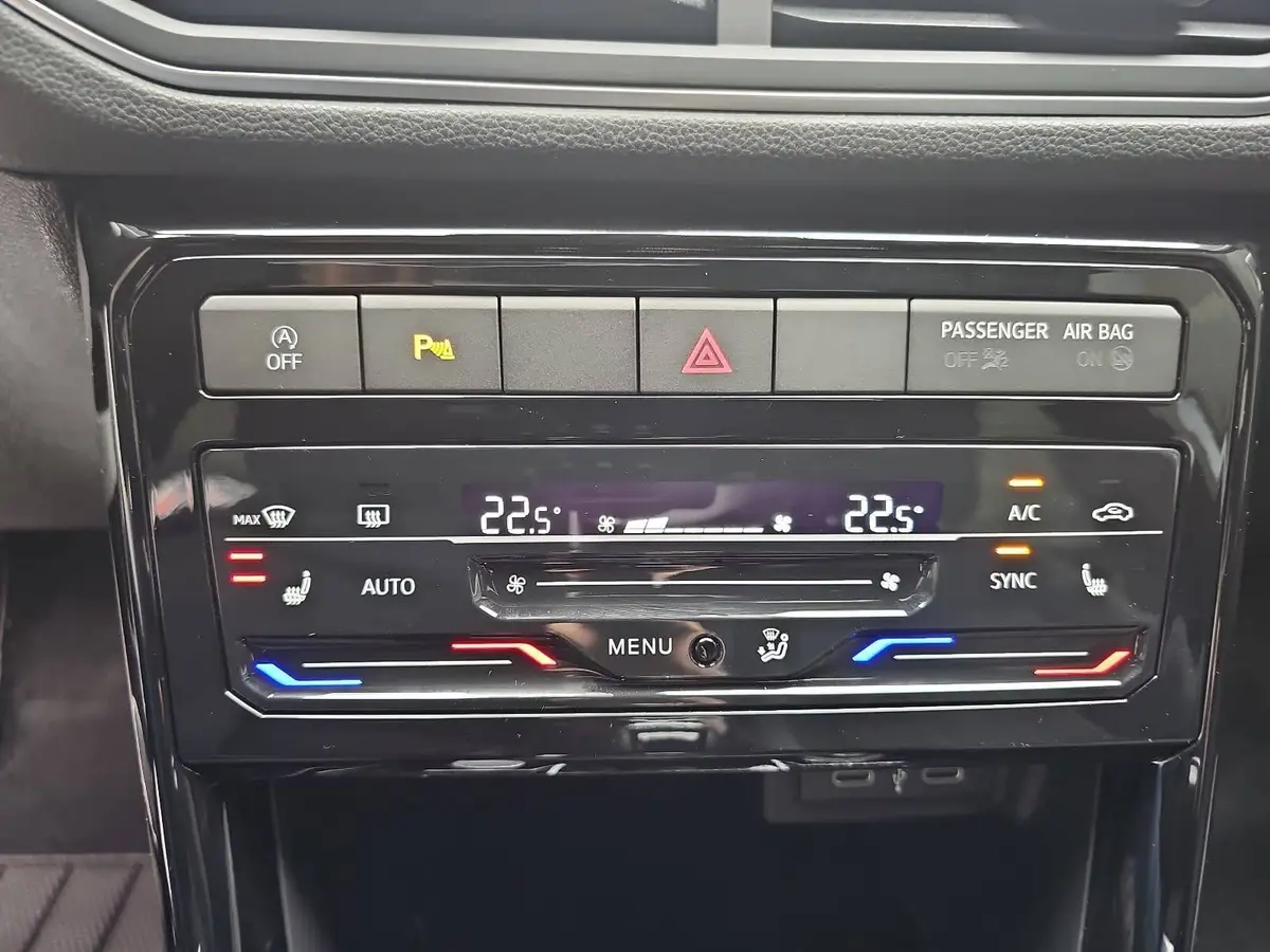 VW T-CROSS 1.5 TSI DSG R-LINE LED WINTER ACC