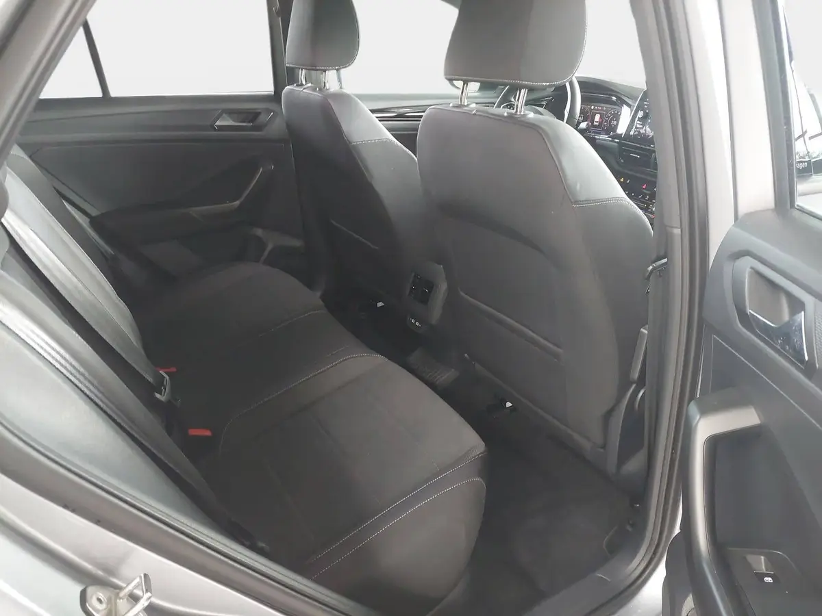 VW T-ROC 1.5 TSI DSG R-LINE NAVI KAMERA AHK LM18 8FACH