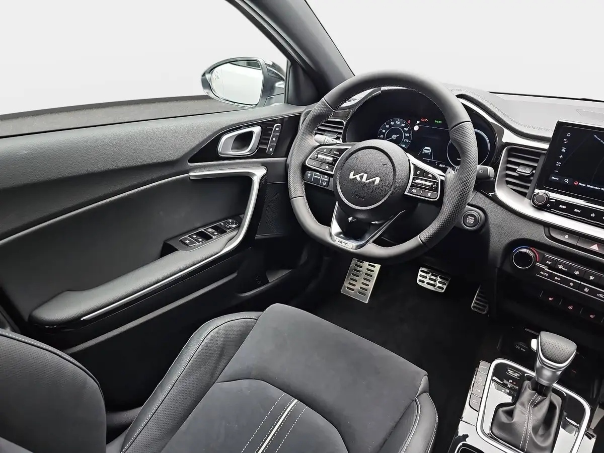 KIA XCEED 1.6 T-GDI 150 DCT GT-LINE MJ26 LEDER GLASDACH